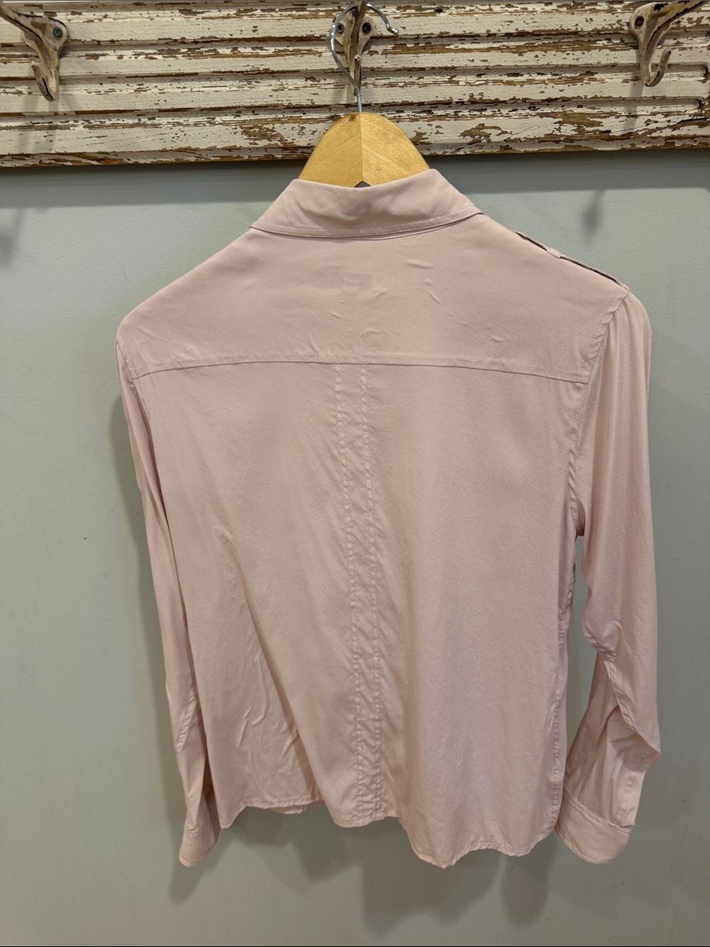 Equipment Brett slim signature silk shirt pink Size Medium - Picture 3 of 7